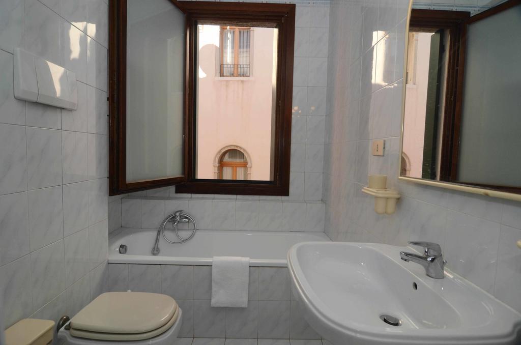 Venice Speon Canal Views Wifi Apartment Luaran gambar